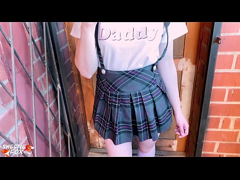 ❤️ Schoolgirl Sikini derinden Sucks ve sınıflar yerine sikikleri. ️❌ Seks videosu bizde ❌️❤